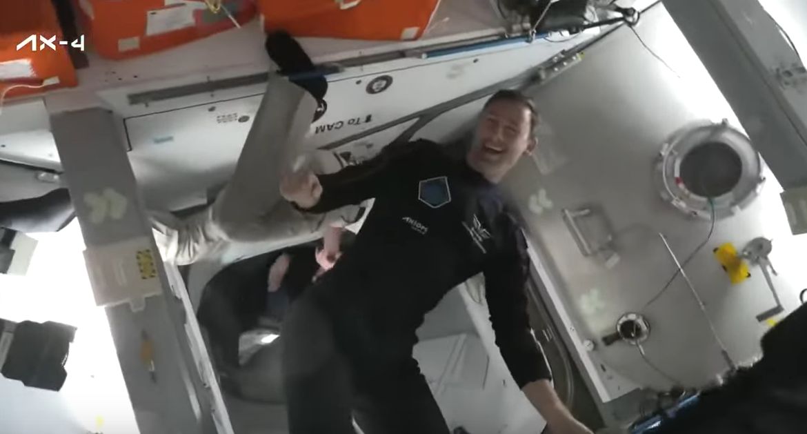 Sławosz Uznański-Wiśniewski na ISS