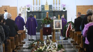 Warszawa: pogrzeb legendarnej alpinistki Krystyny Palmowskiej