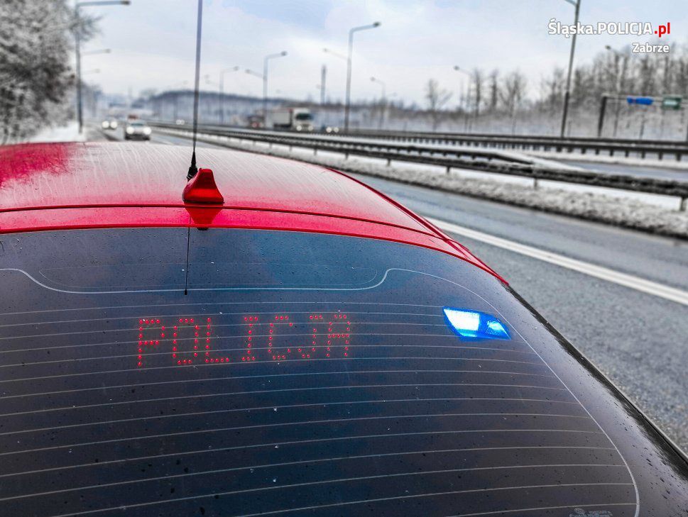 Zabrze. Policjanci trzykrotnie złapali kierowcę, który miał zakaz prowadzenia pojazdów.