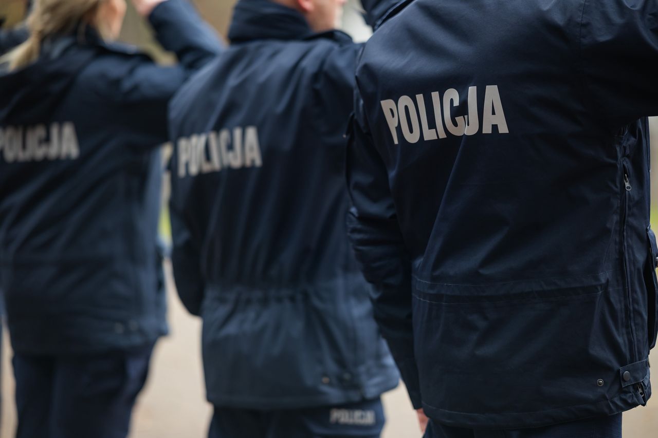 Wieruszow: Policjanci wzięli udział w akcji "Rail Action Week". Jej celem jest poprawa bezpieczeństwa w rejonach kolejowych