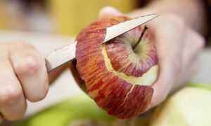 Jabłko jeść rano czy wieczorem? Różnica jest większa, niż ci się wydaje