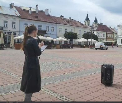 В інтернеті висміяли акцію протесту проти «Українізації в Польщі», на яку ніхто не прийшов