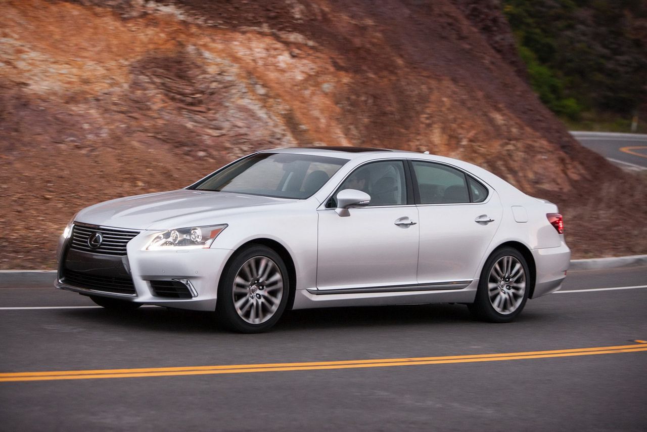 Lexus LS460 (8)