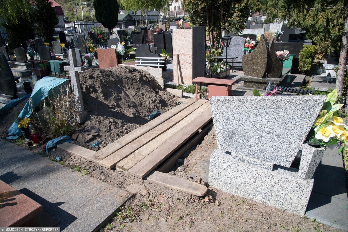 Wykopany grób / zdjęcie poglądowe
