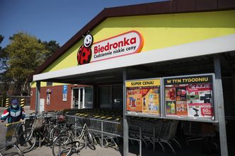 Praca wakacyjna w Biedronce. Rusza rekrutacja. Znamy stawki