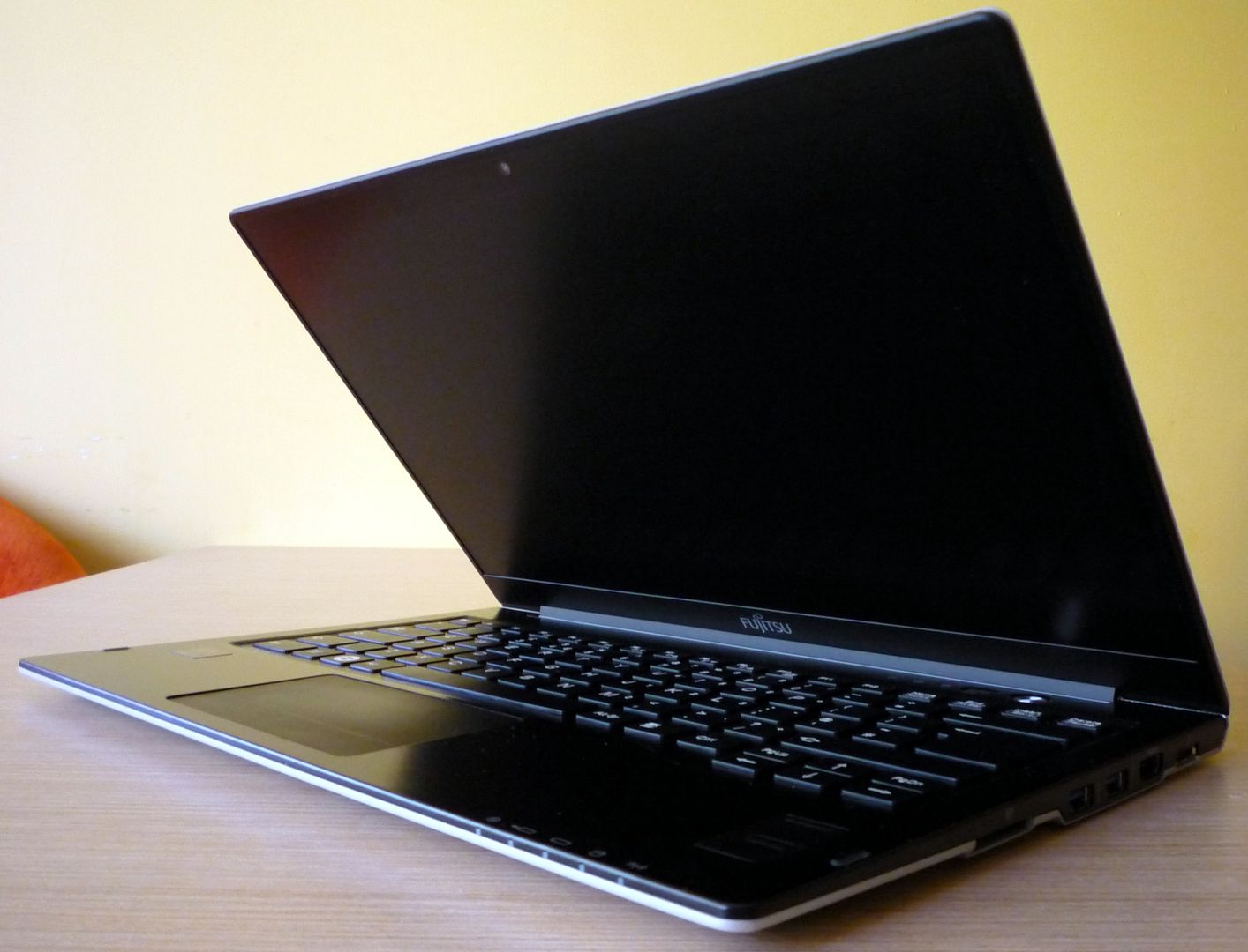 Fujitsu LifeBook U772 – test ultrabooka dla biznesu i nie tylko [Core i5-3427U, HD 4000] 2
