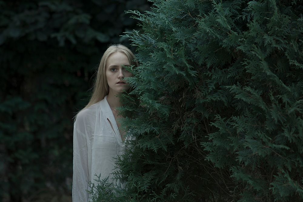Magdalena Paszko - mroczne, depresyjne portrety kobiet, które są fuzją dwóch osobowości 12