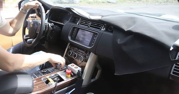 2013 Range Rover - zdjęcie szpiegowskie (źródło: Motor Authority)