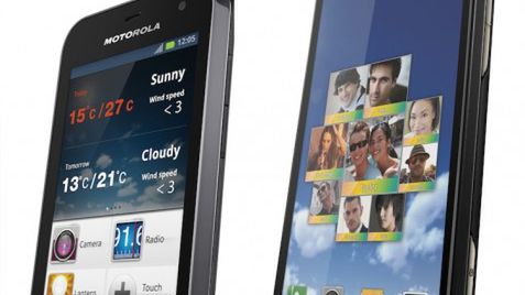 Motorola atakuje skurczonym Defy Mini oraz 4-calowym Motoluxe [wideo] 1