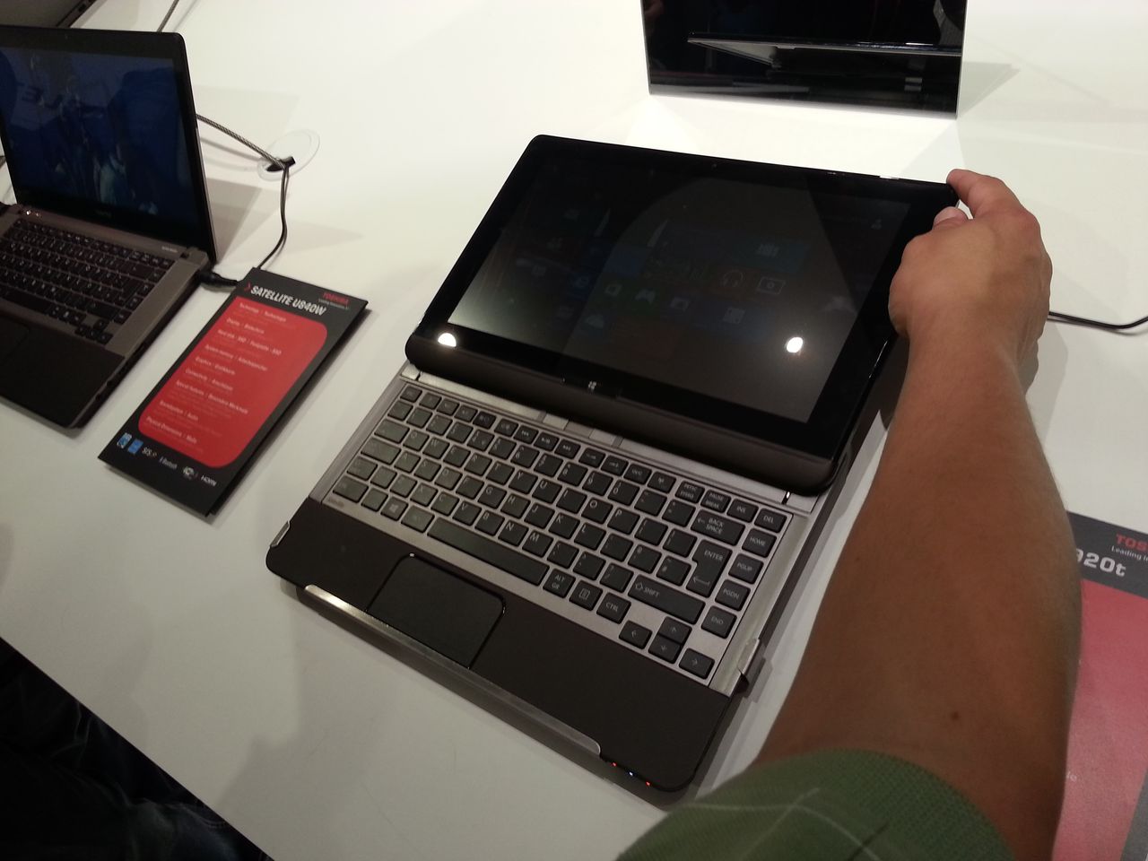 Toshiba Satellite U920t - ultrabook czy tablet? Nie musisz wybierać! [IFA 2012]
