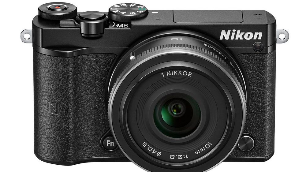 Nikon 1 J5 - bezlusterkowiec z 20 kl./s, filmami 4K i dotykowym ekranem 1