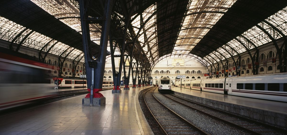 Hiszpania wydała blisko 440 mln dolarów na nowe pociągi, które okazują się za duże, by zmieścić się w tunelach