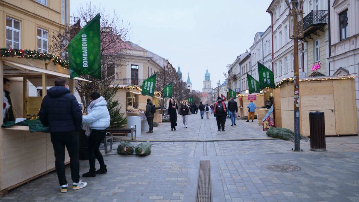 Przygotowania do otwarcia Jarmarku Świątecznego w Lublinie