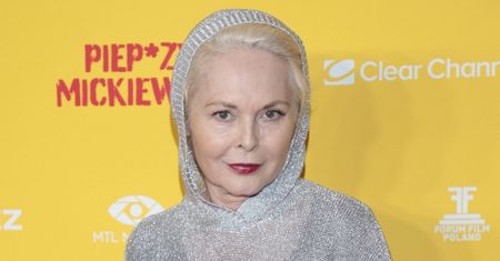 Katarzyna Walter WRACA NA SALONY w modowej kolczudze i szerokich pantalonach (ZDJĘCIA)