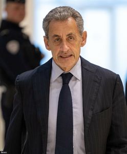 Pierwszy taki przypadek we Francji. Sarkozy z opaską na nodze