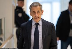 Pierwszy taki przypadek we Francji. Sarkozy z opaską na nodze