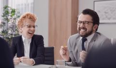 Dorośli o dziecięcych głosach w reklamie żelek Haribo (wideo)