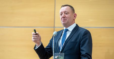 Koronawirus u polityka PiS. Robert Telus: "uważajcie na siebie"