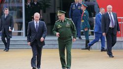 W czym tkwi sekret sztywnej ręki Władimira Putina?