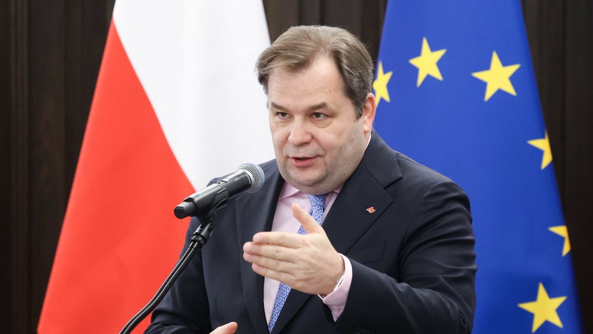 Sebastian Mikosz, prezes Poczty Polskiej