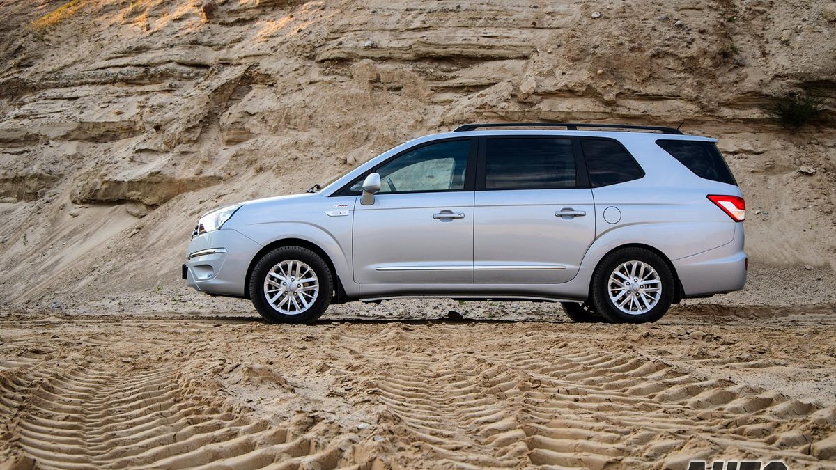 SsangYong Rodius 2,0 Sapphire 4WD AT - test [galeria zdjęć] 1