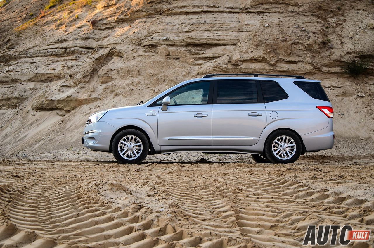 SsangYong Rodius 2,0 Sapphire 4WD AT - test [galeria zdjęć]