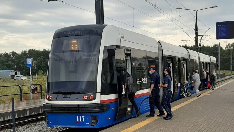 Mundurowi nie dają zapomnieć o obostrzeniach. 20 sierpnia wzmożone kontrole podjęła małopolska policja.