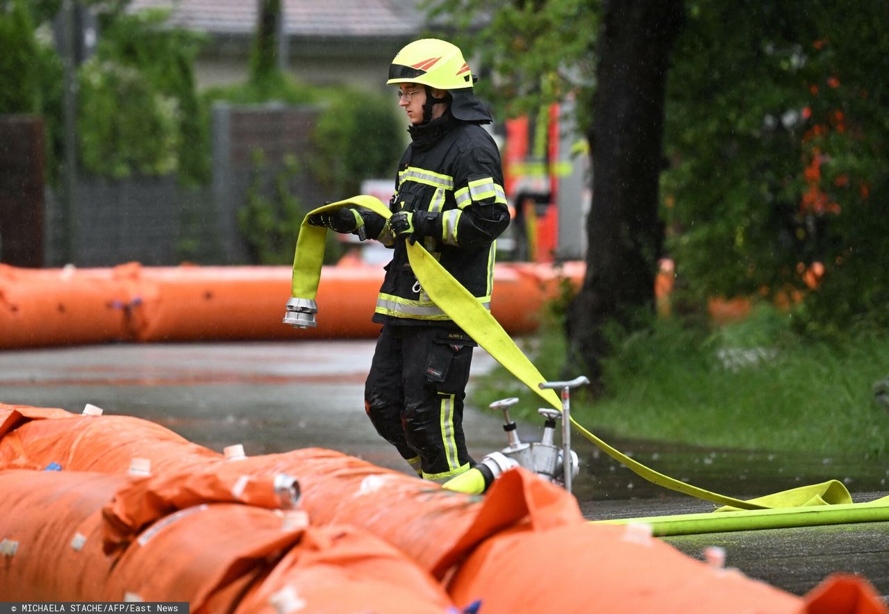 Powodzie na południu Niemiec. W akcji ratunkowej zginął strażak