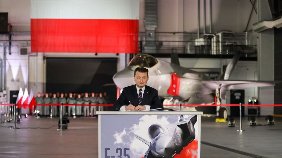 Mariusz Błaszczak podpisuje umowę na zakup F-35. Styczeń 2020 roku