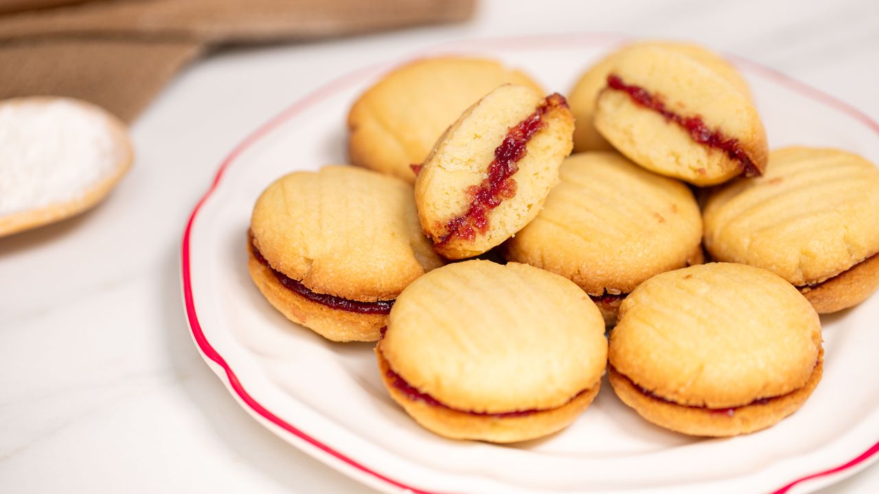 Tylko 4 składniki, a efekt robi wrażenie. Zrób te ciasteczka z podwójnej porcji, bo tak szybko znikają