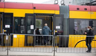 Warszawa. Koniec tłoku w tramwajach i autobusach. Komunikacja zwiększa częstotliwość