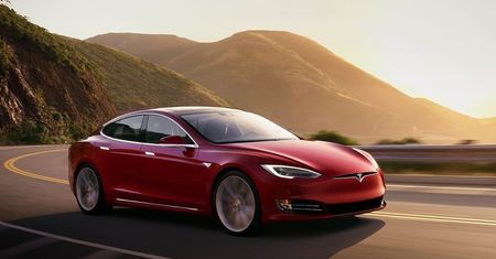 Tesla Model S jeszcze szybsza. Wystarczyła aktualizacja oprogramowania