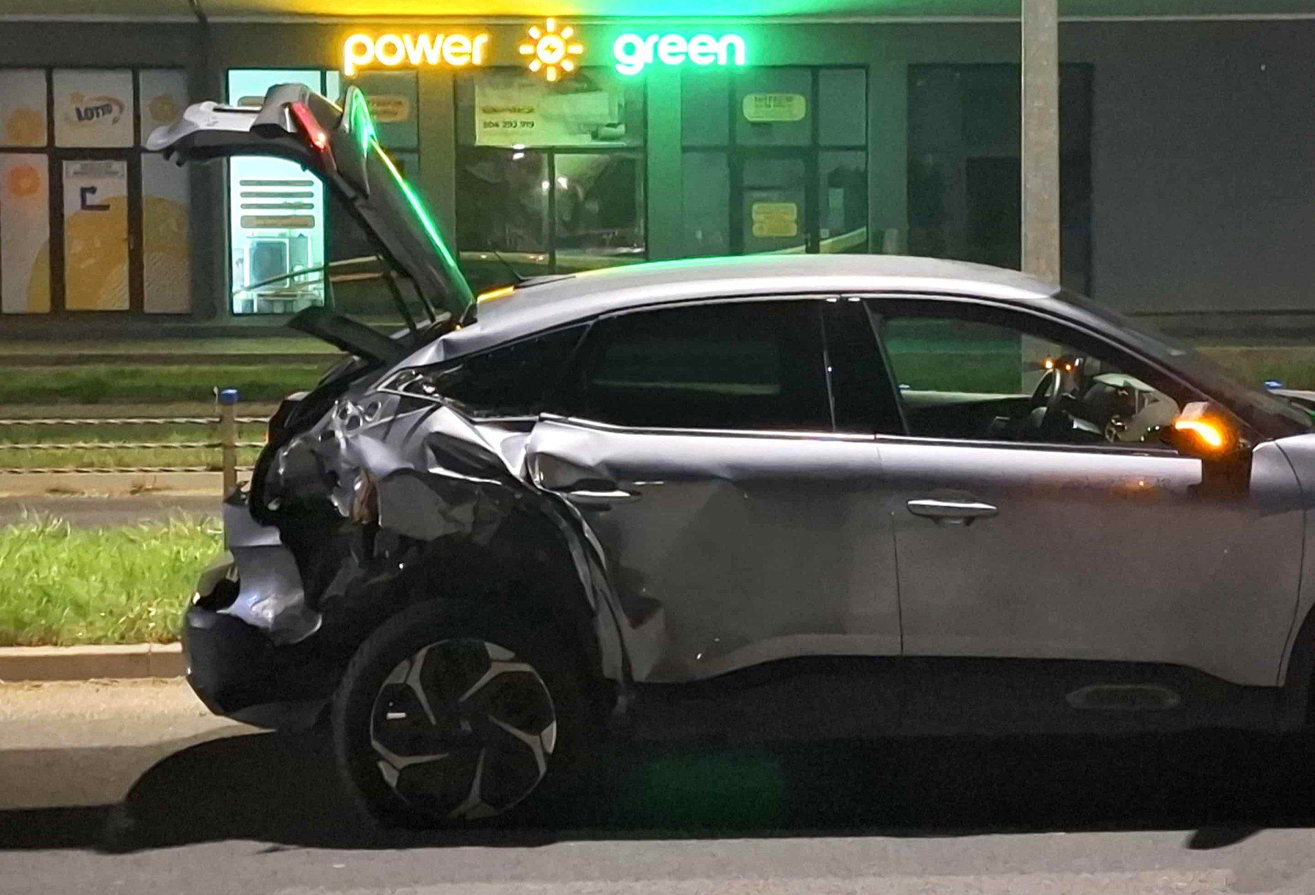 W Oświęcimiu, na Rondzie Armii Krajowej, zderzyły się dwa samochody