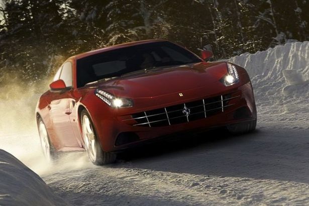 Pierwszy wypadek Ferrari FF [wideo]
