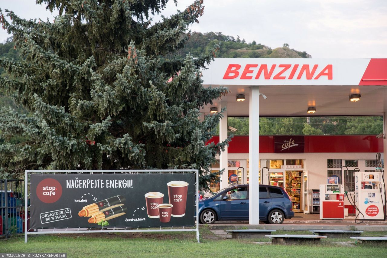 Ropa z Rosji zalewa Czechy. Orlen wydał oświadczenie