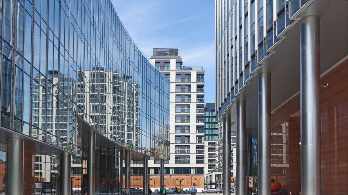 Mennica Legacy Tower