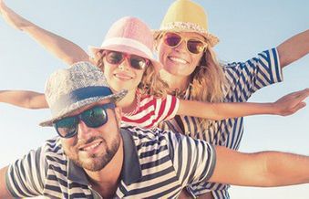 Za 60 złotych miesięcznie Netia oferuje pakiet internetu, telewizji i usług komórkowych