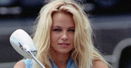 Metamorfoza Pameli Anderson. Jest nie do poznania