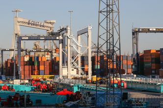 Eksport w górę pierwszy raz od miesięcy. Chiny wypierają Polskę