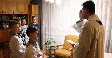 Kolęda na nowych zasadach. Arcybiskup Archidiecezji Katowickiej wydał decyzję