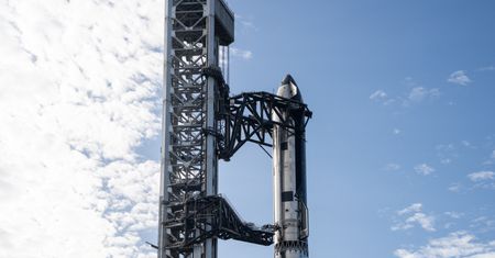 SpaceX rozpoczął test kapsuły Starfall. Przełom w produkcji w kosmosie