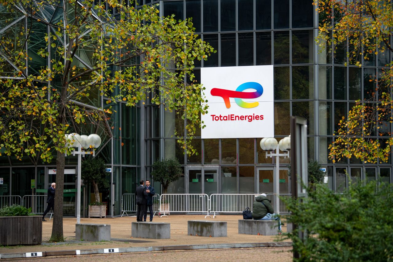 TotalEnergies wycofuje się z udziałów w rosyjskim gigancie gazowym Novatek. Będzie go to drogo kosztować