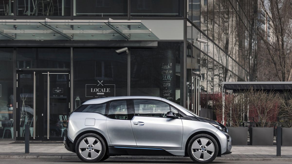 BMW i3, które kupiły Lasy Państwowe będą białe.