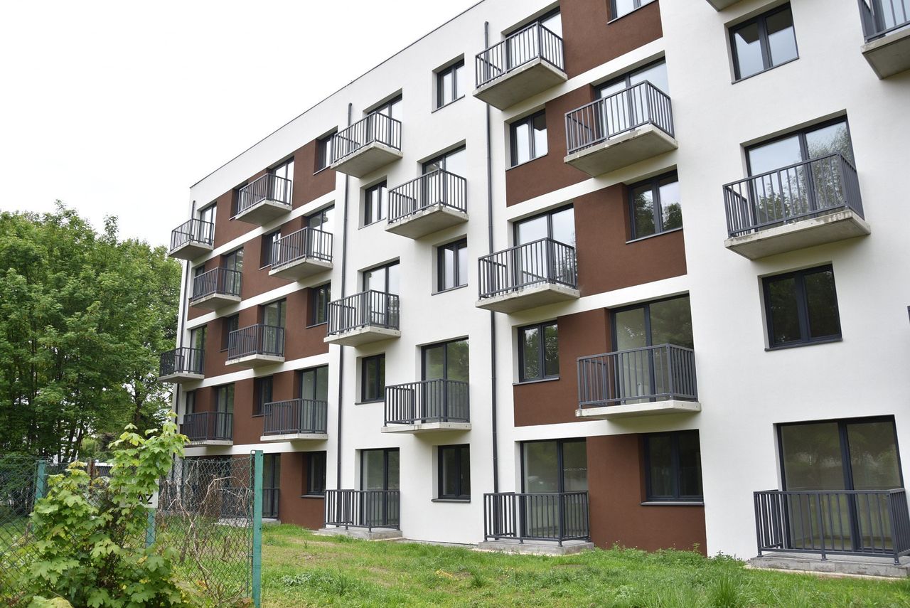 Miechów: Pierwsi lokatorzy wprowadzają się do nowego budynku na osiedlu Parkowym