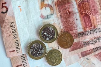 Załamanie rubla na rynkach zagranicznych. To efekt możliwego zaostrzenia sankcji