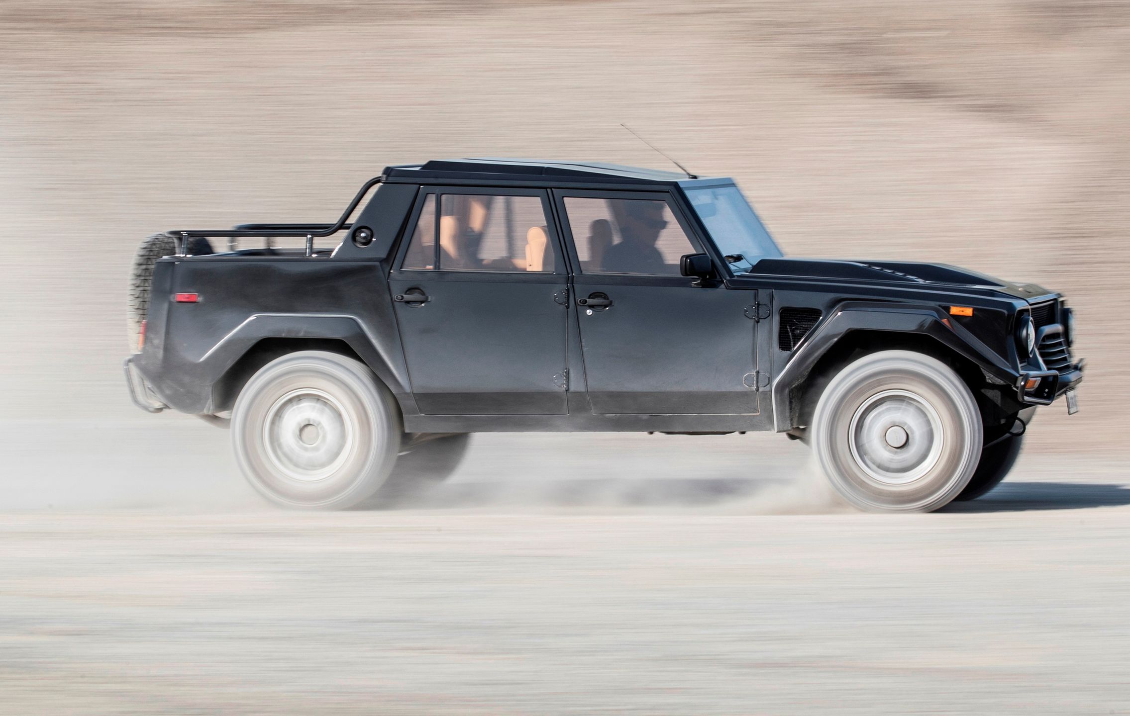 Lamborghini LM002