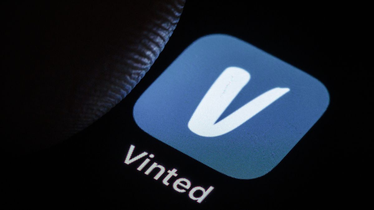 BERLIN, GERMANY - DECEMBER 10: In this photo illustration the App of Vinted is displayed on a smartphone on December 10, 2025 in Berlin, Germany. (Photo Illustration by Thomas Trutschel/Photothek via Getty Images)
