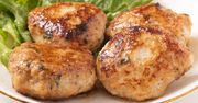 Przepis podpatrzyłam u kuzynki. Są tak smaczne, że zdetronizują nawet zwykłe kotlety mielone