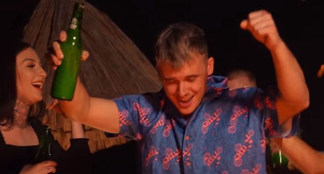Buh i nie ma Buha. Marka znika z teledysku Ekipy "Chill"