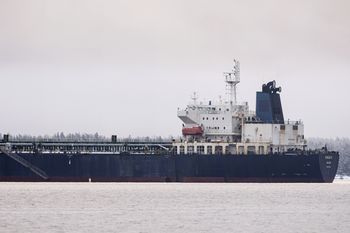 Wyciek ropy na Bałtyku. Szwedzi zatrzymali statek floty cieni